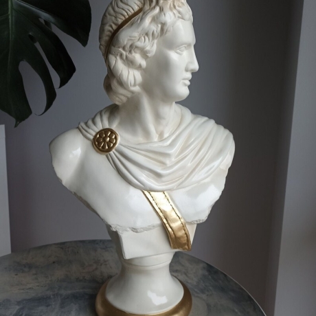 Schöne Büste des Apollo. 51 cm.