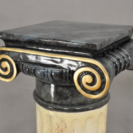 Griechische Säule. 85 cm.