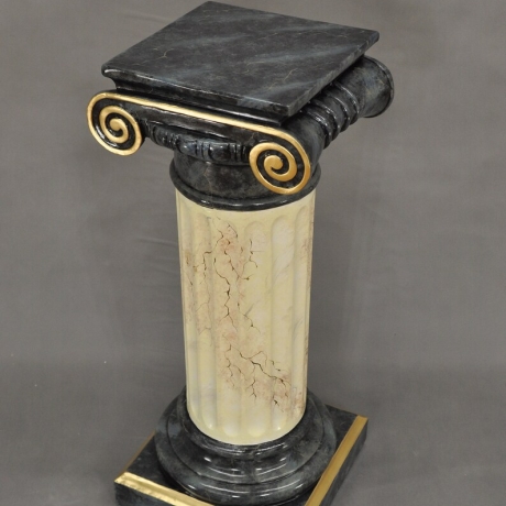 Griechische Säule. 85 cm.