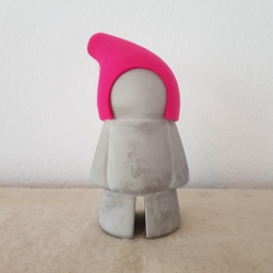 handmade Zwerg / Gartenzwerg Figur Beton mit Filz Mütze pink 28cm