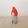 Unikat Zwerg / Design Gartenzwerg Beton Filzmütze orange 28cm