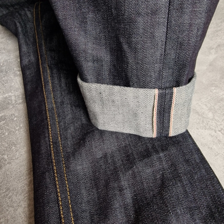 Herren Jeans ICONIC CUFF mit bernsteingelben Nähten 