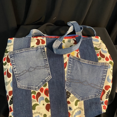 Einzigartige Handtasche aus Jeans mit Stoff ( upcycling)