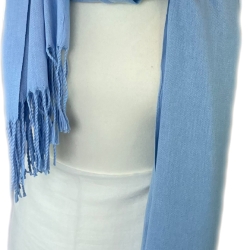 Leicht glänzender Baumwollschal, hellblau, 180 x 72 cm, neu