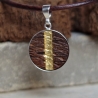 Kettenanhänger Holz – alte Eiche mit Blattgold & Silber