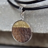 Kettenanhänger Holz – Fachwerk-Eiche mit Blattgold & Silber