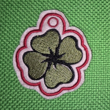 ITH Glückskleeblatt als Anhänger - Größe 6.10x7.05 cm