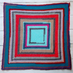 VINTAGE GEHÄKELTE DECKE