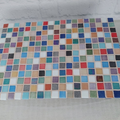 Bunter Tisch Blumentisch mit Mosaik