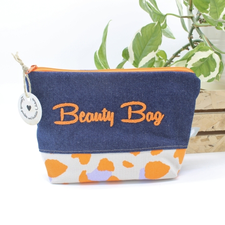 Universal-/Kosmetiktasche bestickt Beauty Bag Handmade Unikat