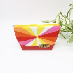 Universal-/ Kosmetiktasche Sommerlich Gelb Pink Weiß Rot Unikat Universal-/ Kosmetiktasche Sommerlich Gelb Pink Weiß Rot Unikat