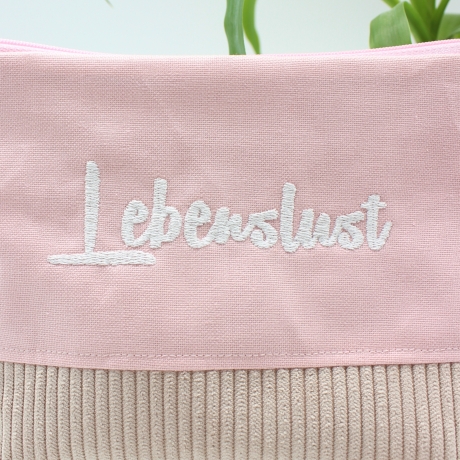Bestickte Universaltasche Rosa „Lebenslust“ Sommerlich Handmade