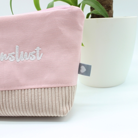 Bestickte Universaltasche Rosa „Lebenslust“ Sommerlich Handmade
