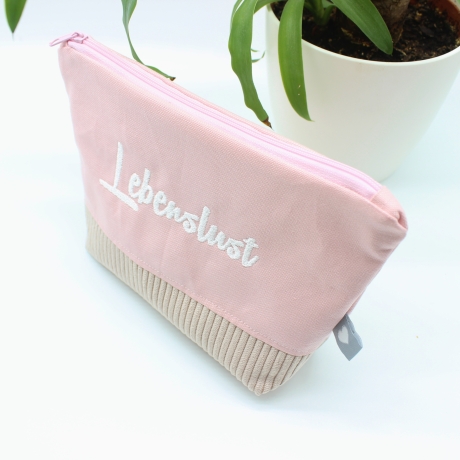 Bestickte Universaltasche Rosa „Lebenslust“ Sommerlich Handmade