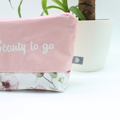 Bestickte Universaltasche Rosa „Beauty to go“ Handmade genäht