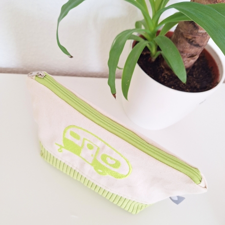 Bestickte Universaltasche Beige „Camper“ Handmade Unikat