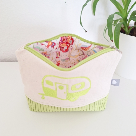 Bestickte Universaltasche Beige „Camper“ Handmade Unikat