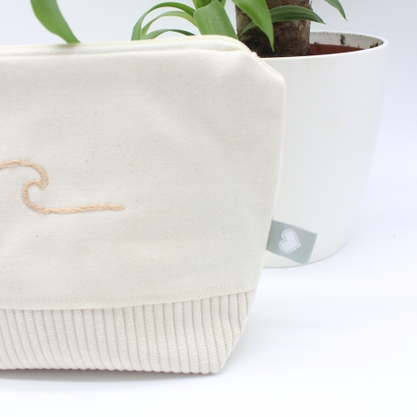 Bestickte Universaltasche Beige „Welle“ Handmade Unikat