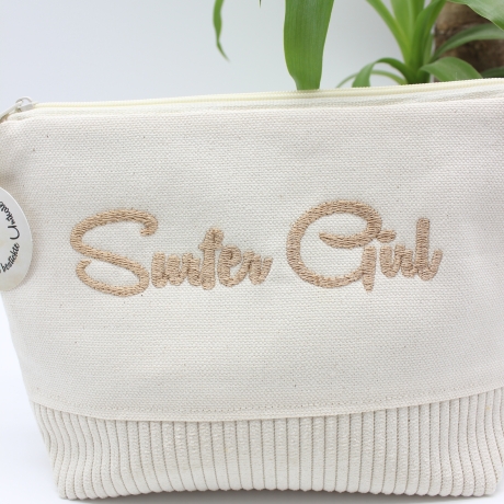 Bestickte Universaltasche Beige „Surfer Girl“ Handmade Unikat