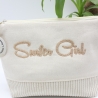 Bestickte Universaltasche Beige „Surfer Girl“ Handmade Unikat