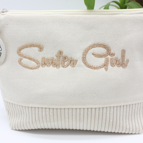 Bestickte Universaltasche Beige „Surfer Girl“ Handmade Unikat