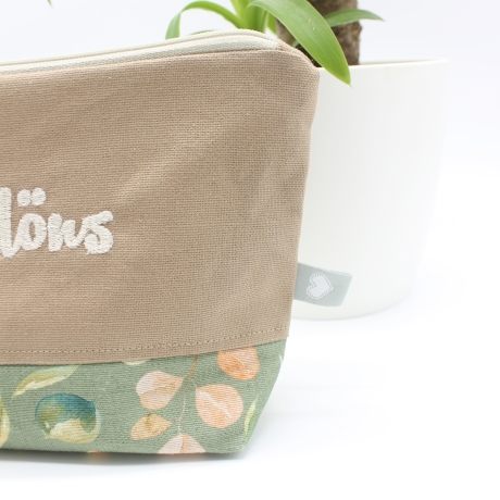 Bestickte Universaltasche Hellbraun „Gedöns“ handgenähtes Unikat