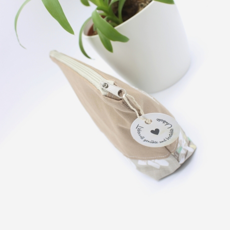 Bestickte Universaltasche „Lieblingstante“ - handgenähtes Unikat