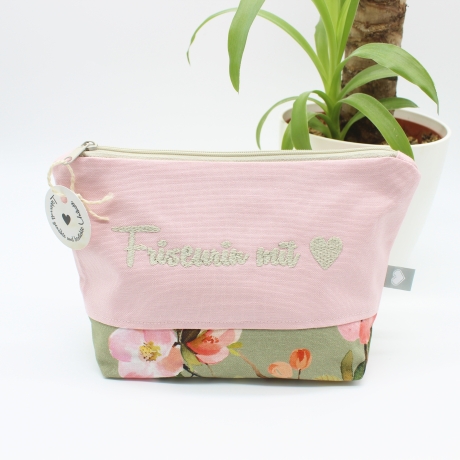 Bestickte Kosmetiktasche Rosa „Friseurin mit ♥“ - handmade Unikat
