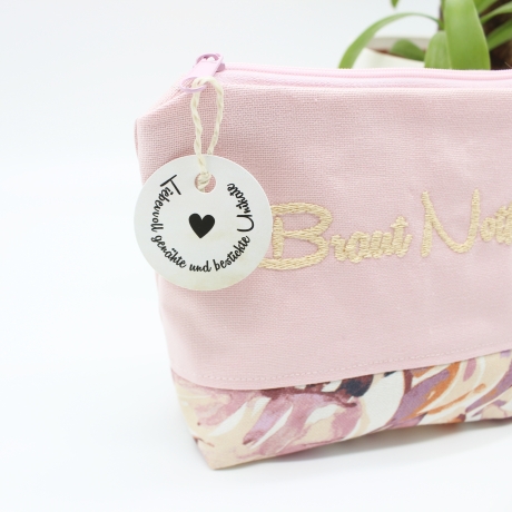 Bestickte Kosmetiktasche Rosa „Braut Notfallset“ handmade Unikat
