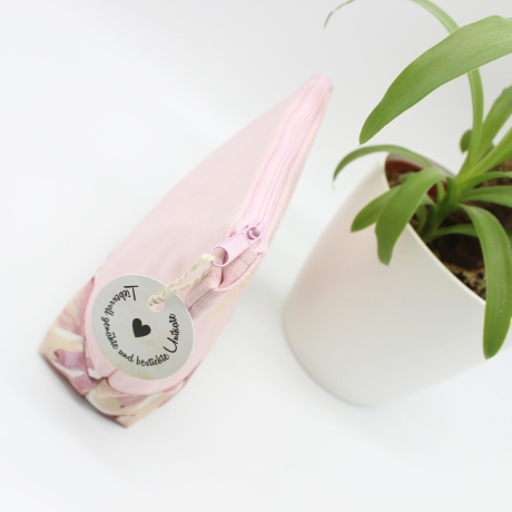 Bestickte Kosmetiktasche Rosa „Braut Notfallset“ handmade Unikat