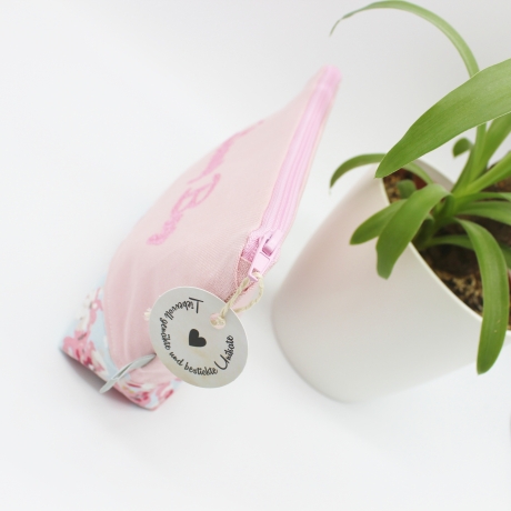 Bestickte Kosmetiktasche Rosa „Beauty Bag“ handgenähtes Unikat