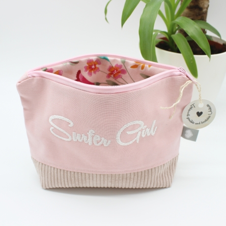 Bestickte Universaltasche Rosa „Surfer Girl“ Sommerlich handmade
