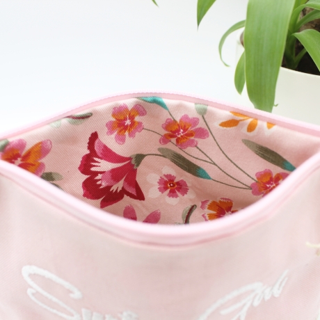 Bestickte Universaltasche Rosa „Surfer Girl“ Sommerlich handmade