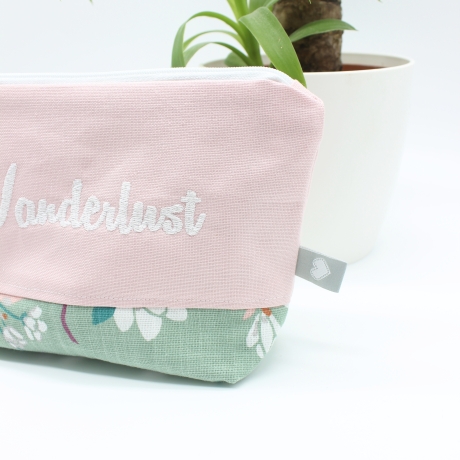 Bestickte Universaltasche Rosa „Wanderlust“ handgenähtes Unikat