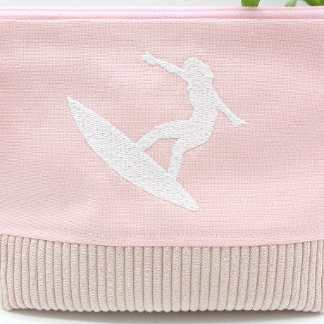 Bestickte Universaltasche Rosa „Surfer Girl“ Sommerlich handmade