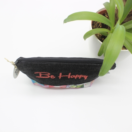 Universal-/Kosmetiktasche bestickt Be Happy Handmade Geschenkidee