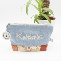 Bestickte Kosmetiktasche Jeans „Kabelsalat“ – handmade Unikat