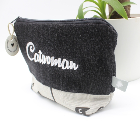 Universal-/Kosmetiktasche bestickt Catwoman Handmade Geschenkidee