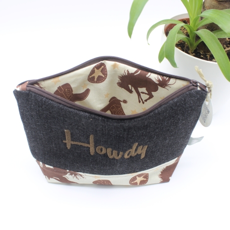 Universal-/Kosmetiktasche bestickt Howdy Handmade Geschenkidee