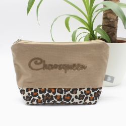 Bestickte Universaltasche Braun „Chaosqueen“ Leoprint Handmade
