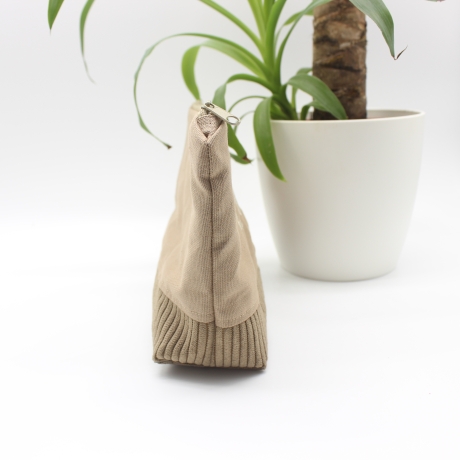 Bestickte Universaltasche Braun „Gedöns“ Dackel Handmade