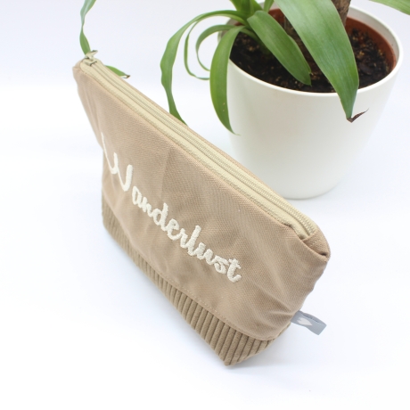 Bestickte Universaltasche Braun „Wanderlust“ Reisen Sommerlich