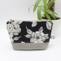 Kosmetiktasche geblümt – handgenähtes Universaltäschchen