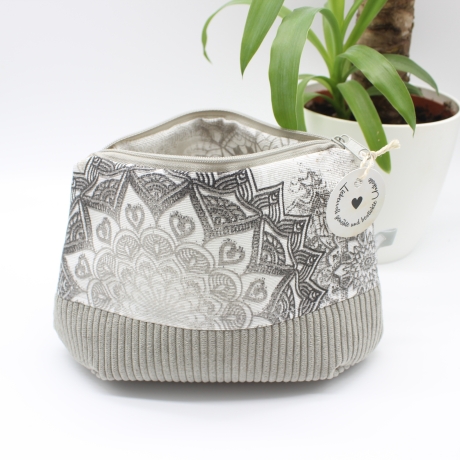 Universaltäschchen aus Canvas & Cord - Mandalas Hellgrau