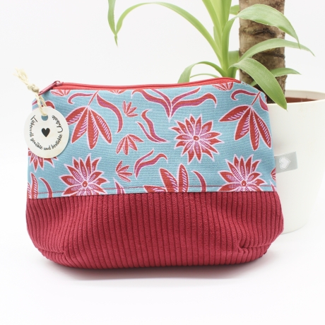 Universal-/Kosmetiktasche geblümt Rot Hellblau Handmade Unikat