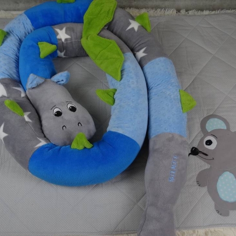 Bettschlange Drache, Puckschnecke, Bettrolle, Wickeltischrolle