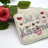 Stickdatei Valentinstag Mug Rug Herzen shut up and kiss me