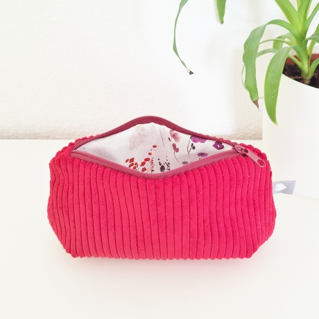 Mäppchen / Universaltasche aus Cord Rot - praktisch & vielseitig