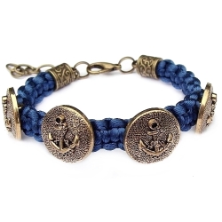 Makramee-Armband im maritimen Stil