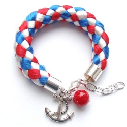 Armband im maritimen Stil